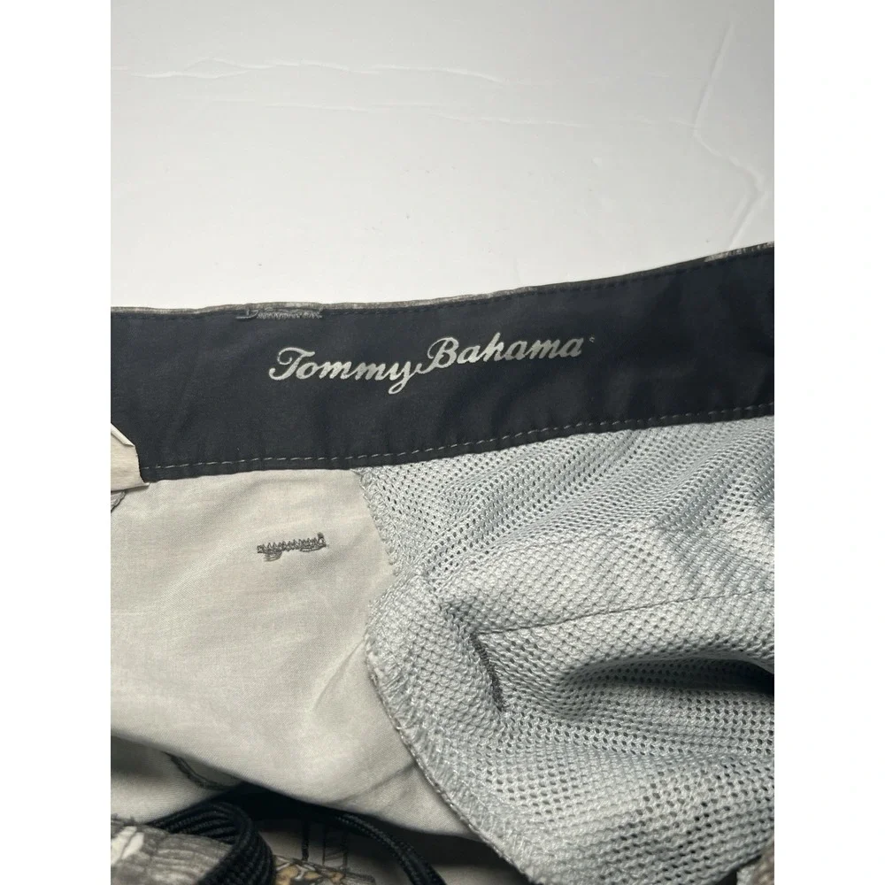 Tommy Bahama Hawaiian Board Shorts Mens 36 x 9